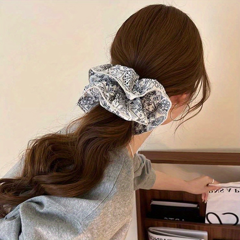 مجموعة إكسسوارات شعر أنيقة من  - مراجعة Travel Accessories Aesthetic وسعره